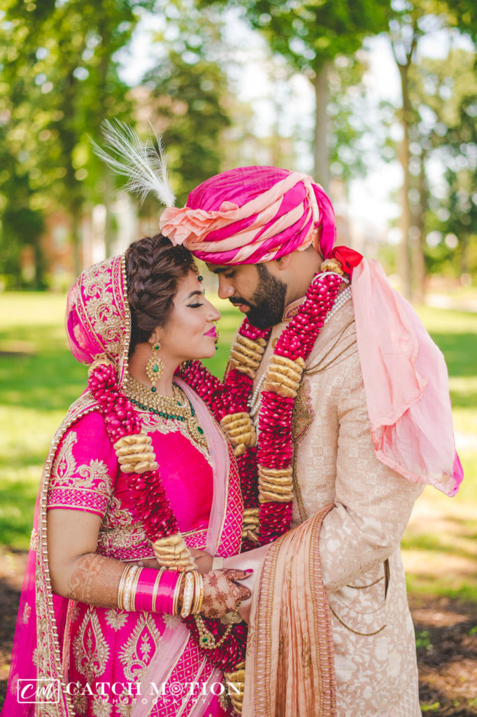 hindu wedding couple virginia